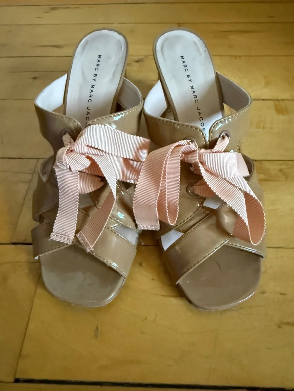 Marc by Marc Jacobs Nude Patent Ribbon Mules sz 36